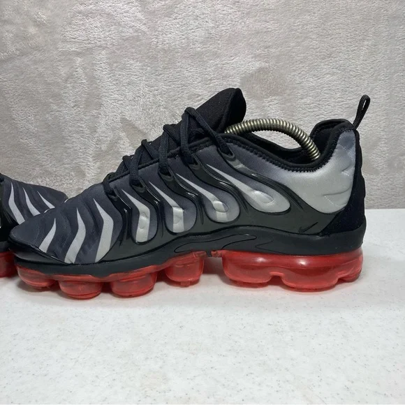 Nike Air Vapormax Plus Black Red Men's Shoes Running Sz 9.5 924453-319
